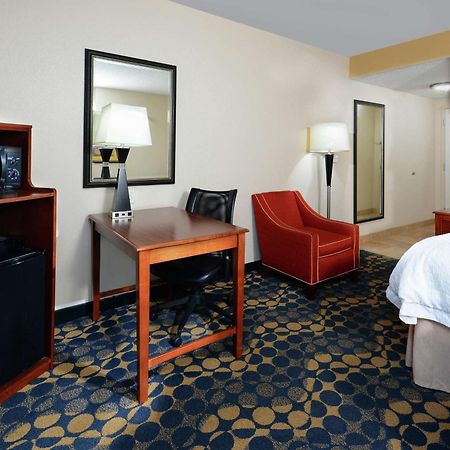 Hampton Inn & Suites Huntersville Εξωτερικό φωτογραφία